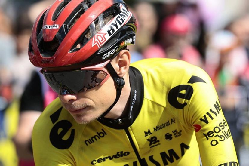 Team Visma Lease a Bike Danish rider Jonas Vingegaard arrives at the presentation prior the 7th stage of the Giro d'Italia 2026 - Tour of Italy cycling race between Formia and Blockhaus, Italy, on May 15, 2026.  Luca Bettini / AFP