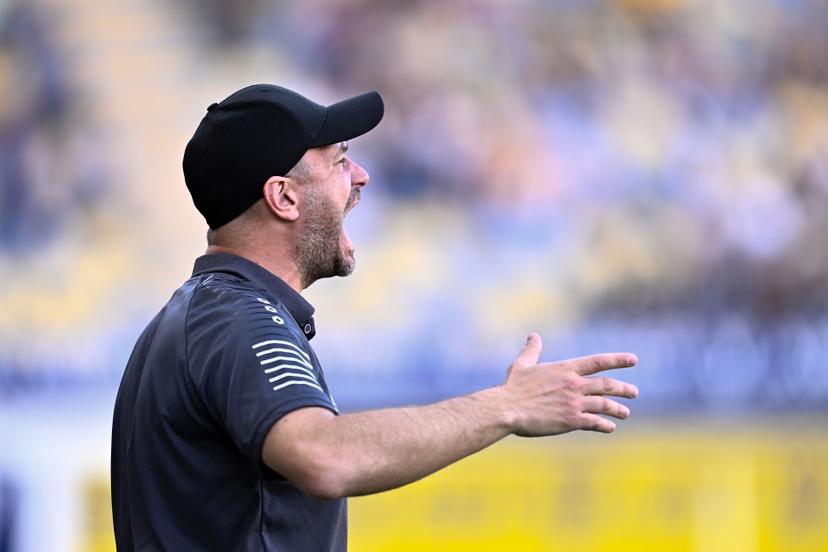 STVV's assistant coach Frederic De Meyer pictured during a soccer match between Sint-Truidense VV and Cercle Brugge, Saturday 12 April 2025 in Sint-Truiden, on day 3 (out of 6) of the Relegation Play-offs of the 2024-2025 'Jupiler Pro League' first division of the Belgian championship. BELGA PHOTO JOHAN EYCKENS