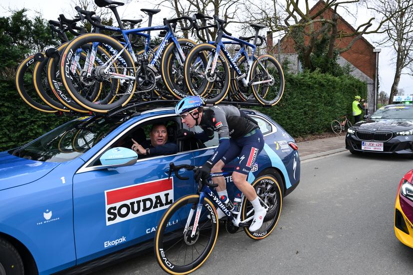 Soudal Quick-Step sports director Wilfried Peeters and Belgian Jonathan Vervenne of Soudal Quick-Step pictured in action during the 81st edition of the men's one-day cycling race Omloop Het Nieuwsblad (UCI World Tour), the opening race of the Flemish one-day classics season, 207,6 km from Gent to Ninove, Saturday 28 February 2026. BELGA PHOTO DAVID PINTENS