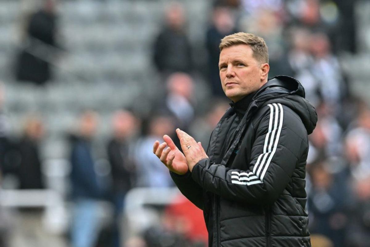 (FILES) Newcastle United's English head coach Eddie Howe applauds the fans at the end of the English Premier League football match between Newcastle United and Sunderland at St James' Park in Newcastle-upon-Tyne, north-east England on March 22, 2026. Eddie Howe is leaving his role as Newcastle manager after five years at St James' Park, British media reported on July 30, 2026. ANDY BUCHANAN / AFP