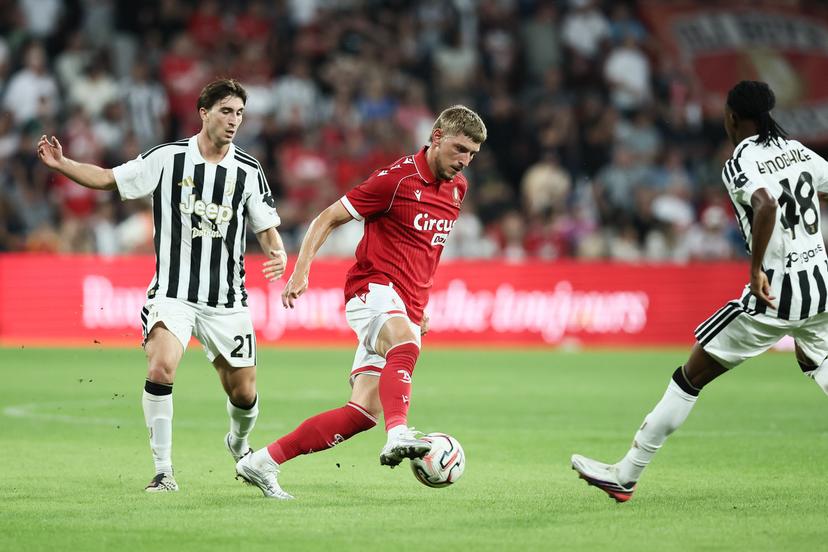 Standard's Daan Dierckx pictured in action during a friendly soccer game between Belgian first division soccer team Standard de Liege and Italian Juventus, on Saturday 25 July 2026 in Liege, in preparation of the upcoming 2026-2027 Belgian first division soccer season. BELGA PHOTO BRUNO FAHY