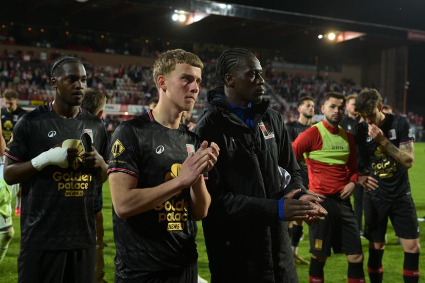 Rwdm's players looks dejected after losing a soccer game between KV Kortrijk and RWDM Brussels, Friday 17 April 2026 in Kortrijk, on day 34 of the 2025-2026 'Challenger Pro League' 1B second division of the Belgian championship. BELGA PHOTO DAVID PINTENS