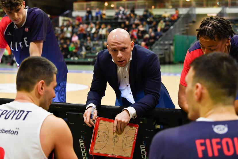 Liege's head coach Lionel Bosco pictured during a basketball match between RSW Liege Basket and Antwerp Giants, Saturday 26 November 2022 in Charleroi, on day 08 of the National Round Belgium in the 'BNXT League' Belgian first division basket championships. BELGA PHOTO JILL DELSAUX