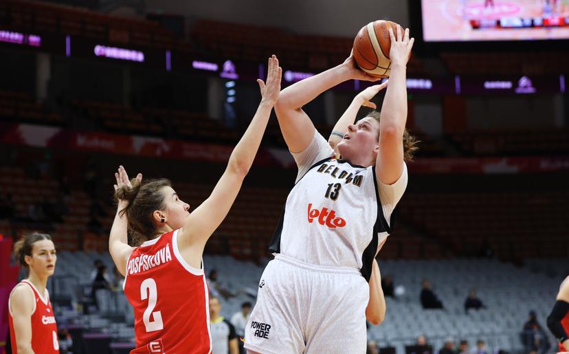 Czech Julie Pospisilova and Belgium's Kyara Linskens fight for the ball during a basket game between Belgium's national team Belgian Cats and Czech Republic, in Wuhan, China, on Tuesday 17 March 2026, the fifth game (out of 5) of the qualifications phase for the World Cup Basket tournament. BELGA PHOTO NIKOLA KRSTIC