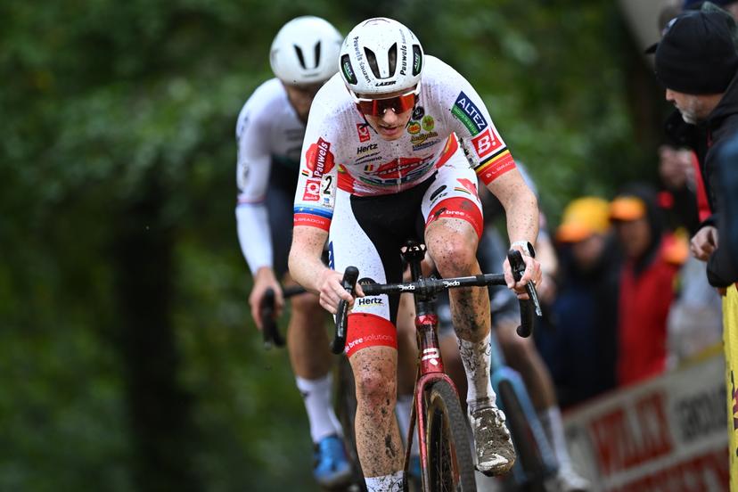 Belgian Michael Vanthourenhout pictured in action during the elite men race of the "Rapencross" cyclocross in Lokeren, the second race (out of 8) of the X2O Badkamers Trophy,  Sunday 02 November 2025. BELGA PHOTO DAVID PINTENS