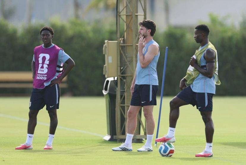 England's midfielders #16 Kobbie Mainoo, #04 Declan Rice and defender #06 Marc Guehi attend a training session on the eve of the 2026 World Cup quarter-final football match between Norway and England, Inter Miami CF Stadium in Fort Lauderdale on July 10, 2026.  PATRICIA DE MELO MOREIRA / AFP