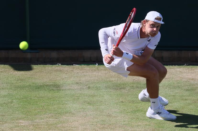 Belgian Zizou Bergs pictured in action during a tennis match between Belgian Bergs and British Fery, in the third round of the Men's singles at the Wimbledon grand slam tennis tournament in London, Britain, Saturday 04 July 2026.  BELGA PHOTO BENOIT DOPPAGNE