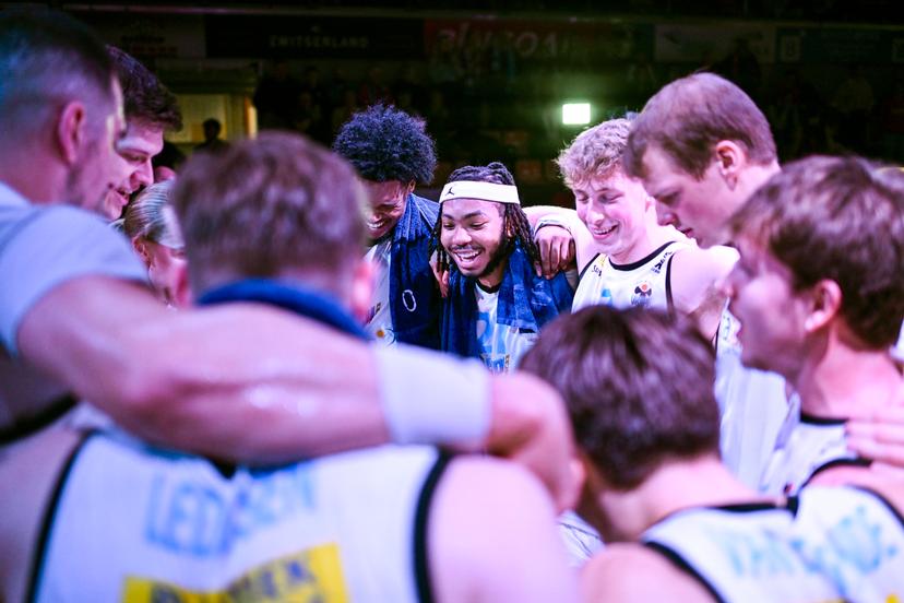 Aalst's Dante Maddox Jr. celebrates after winning a basketball match between Spirou Charleroi and Okapi Aalst, Saturday 22 November 2025 in Aalst, on day 9 of the 'BNXT League' Belgian/ Dutch first division basket championship. BELGA PHOTO TOM GOYVAERTS