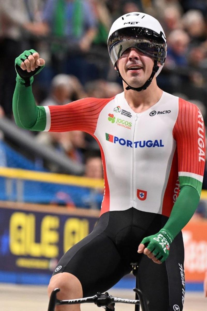 Portugal's Iuri Leitao celebrates winning the Men's Scratch race during the third day of the UEC European Track Cycling Championships at the Omnisport indoor arena in Apeldoorn, on January 12, 2024.  JOHN THYS / AFP