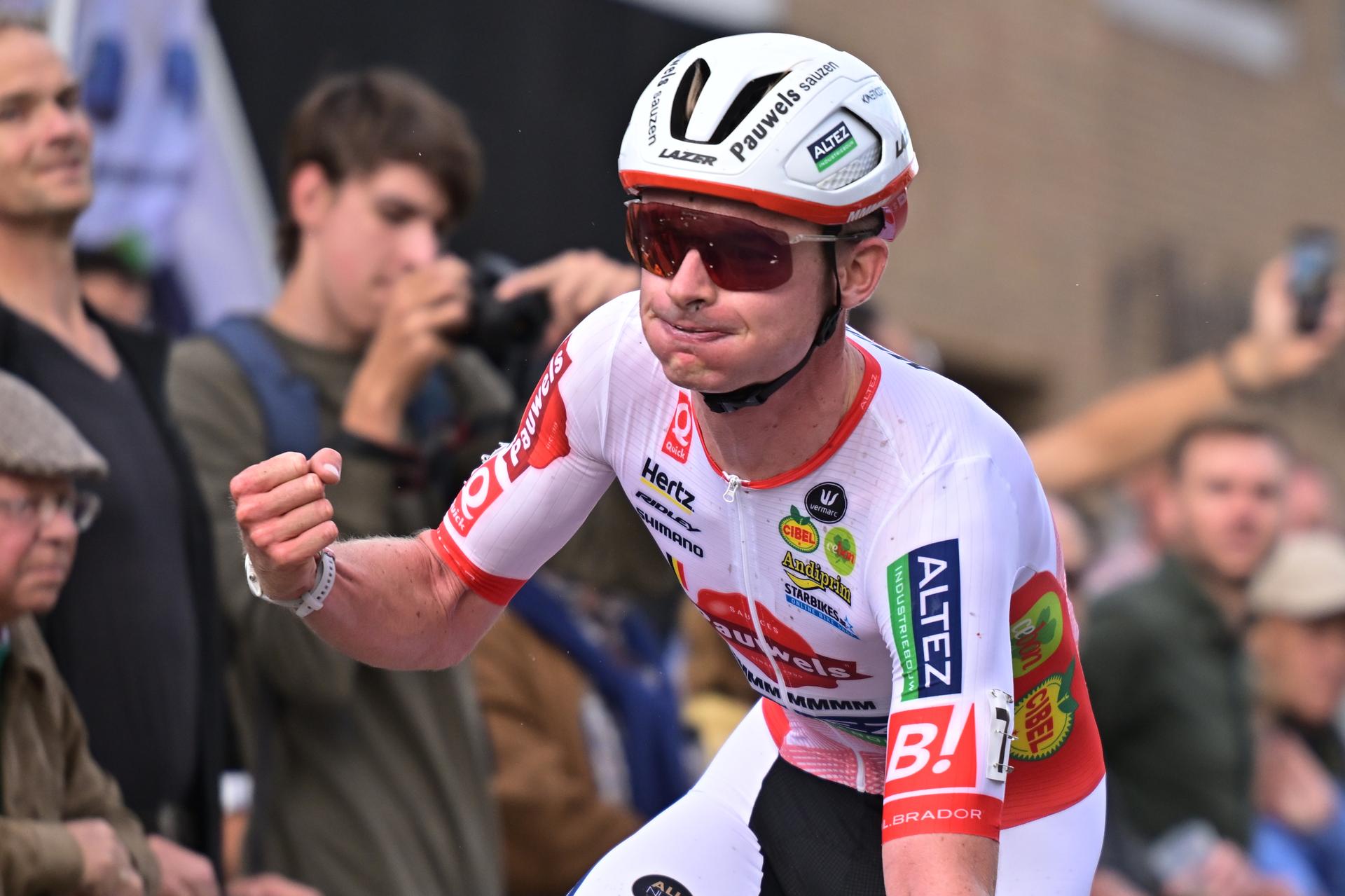Belgium's Gerben Kuypers celebrates after winning  the men elite race of the 'Kermiscross' cyclocross cycling event, on Thursday 15 October 2026, in Ardooie. BELGA PHOTO DAVID PINTENS