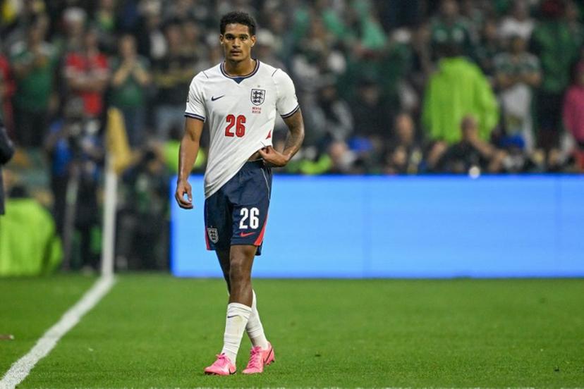 England's defender #26 Jarell Quansah leaves the field after receiving a red card during the 2026 World Cup round of 16 football match between Mexico and England at the Mexico City Stadium in Mexico City on July 5, 2026.   Alfredo ESTRELLA / AFP