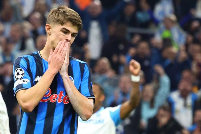 Atalanta's Belgian forward #17 Charles De Ketelaere reacts after missing a penalty kick during the UEFA Champions League, league phase day 4, football match between Olympique de Marseille (OM) and Atalanta Bergame at the Velodrome stadium, in Marseille on November 5, 2025.  Clement MAHOUDEAU / AFP