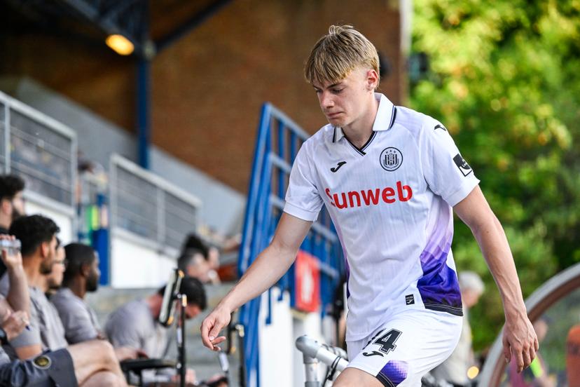 Anderlecht's Nathan De Cat pictured during a soccer match between Royale Union Saint-Gilloise and RSC Anderlecht, Sunday 24 May 2026 in Brussels, on the last day of the Champion's Play-offs of the 2025-2026 'Jupiler Pro League' first division of the Belgian championship. BELGA PHOTO TOM GOYVAERTS