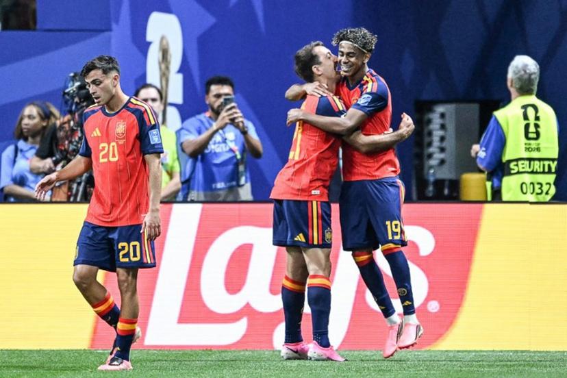 Spain's forward #19 Lamine Yamal (R) celebrates with teammates after scoring the opening goal during the 2026 World Cup Group H football match between Spain and Saudi Arabia at the Atlanta Stadium in Atlanta on June 21, 2026.    ROBERTO SCHMIDT / AFP