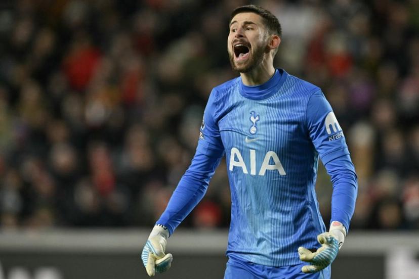 Tottenham Hotspur's Italian goalkeeper #01 Guglielmo Vicario reacts during the English Premier League football match between Brentford and Tottenham Hotspur at the Gtech Community Stadium in London on January 1, 2026.  Glyn KIRK / AFP