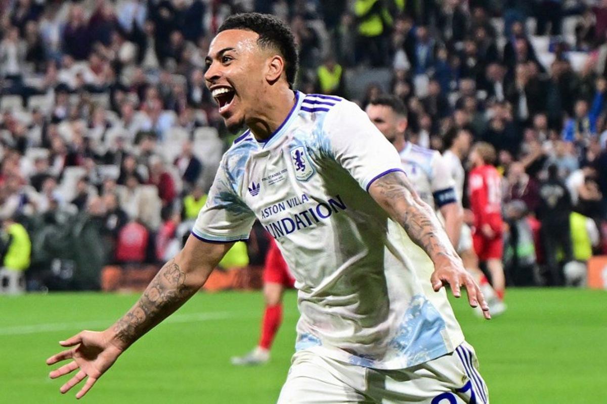 Aston Villa's English midfielder #27 Morgan Rogers celebrates after scoring his team's third goal during the UEFA Europa League final football match between SC Freiburg and Aston Villa at Besiktas Park in Istanbul on May 20, 2026.  YASIN AKGUL / AFP