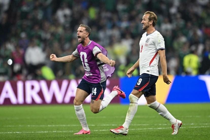 England's midfielder #14 Jordan Henderson and England's forward #09 Harry Kane celebrate after winning the 2026 World Cup round of 16 football match between Mexico and England at the Mexico City Stadium in Mexico City on July 5, 2026.   CARL DE SOUZA / AFP