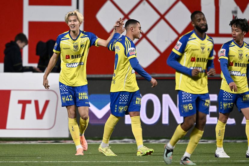 STVV's Keisuke Goto celebrates after scoring during a soccer match between Sint-Truidense V.V. and Standard de Liege, Sunday 09 November 2025 in Sint-Truiden, on day 14 of the 2025-2026 'Jupiler Pro League' first division of the Belgian championship. BELGA PHOTO JOHAN EYCKENS