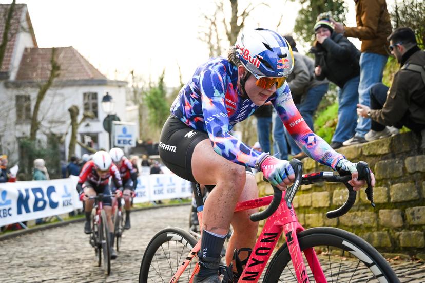 British Zoe Backstedt pictured on the Kapelmuur in Geraardsbergen, during the women's one-day cycling race Omloop Het Nieuwsblad (UCI World Tour), the opening race of the Flemish one-day classics season, 137,6 km from Gent to Ninove, Saturday 28 February 2026. BELGA PHOTO ELIAS ROM