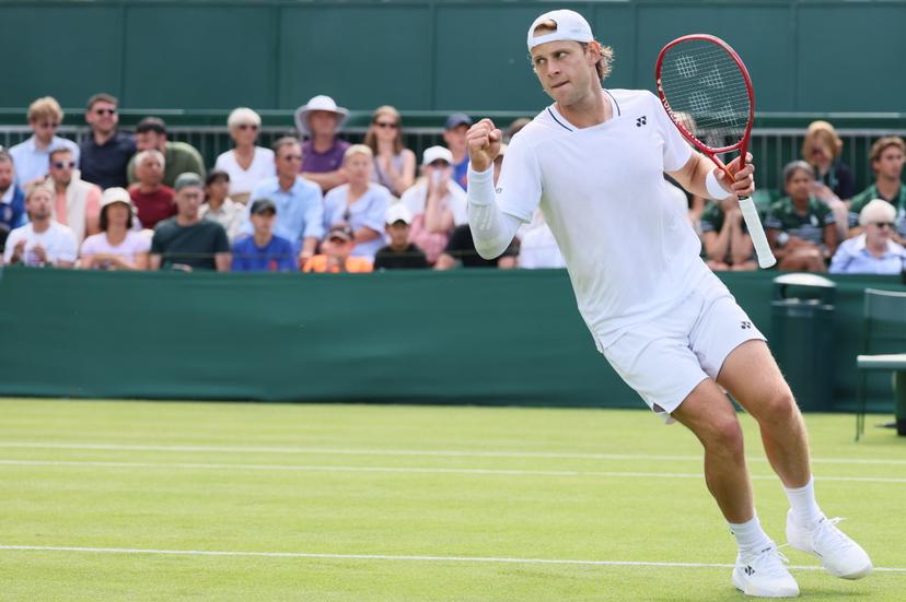 Belgian Zizou Bergs pictured in action during a first round game between French Humbert and Belgian Bergs in the Men's singles at the Wimbledon grand slam tennis tournament in London, Britain, Tuesday 30 June 2026.  BELGA PHOTO BENOIT DOPPAGNE