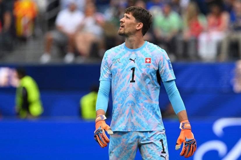 Switzerland's goalkeeper #01 Gregor Kobel gestures during the 2026 World Cup Group B football match between Switzerland and Bosnia and Herzegovina at Los Angeles Stadium in Inglewood on June 18, 2026.   Patrick T. Fallon / AFP