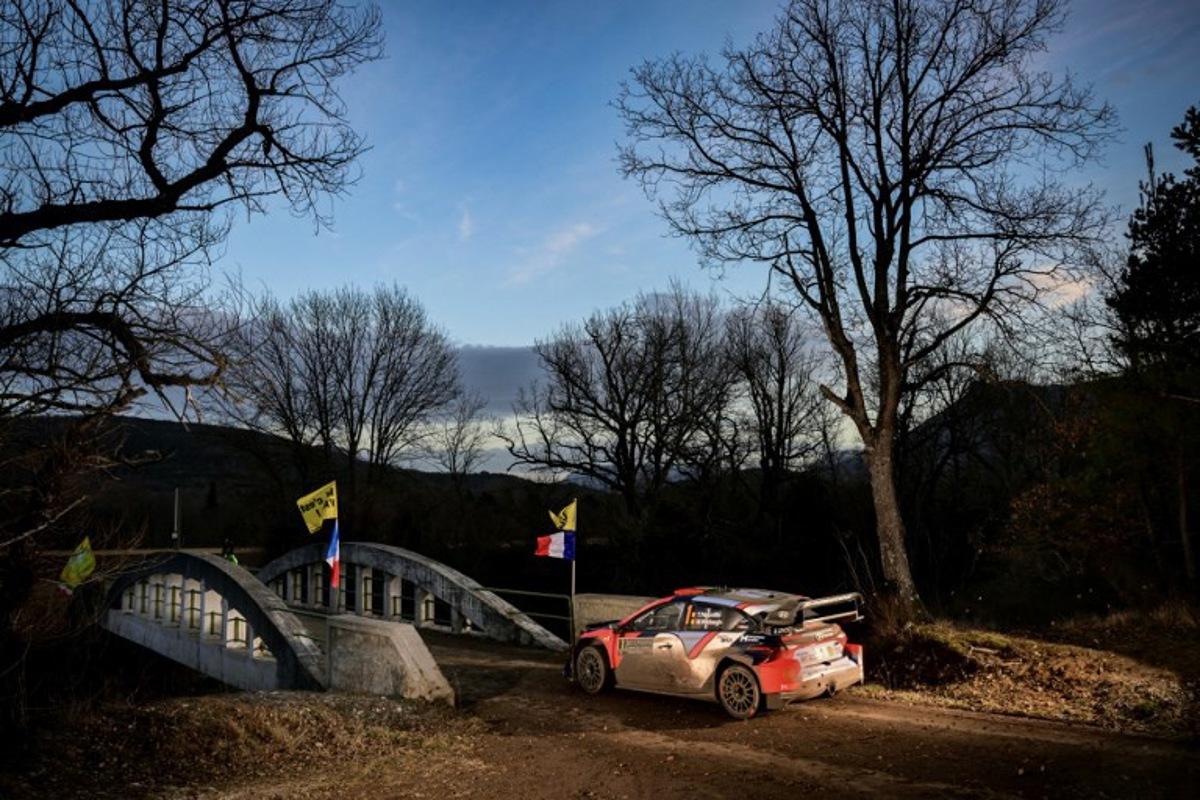 Hyundai Shell Mobis World Rally Team's Belgian driver Thierry Neuville and Belgian co-pilot Martijn Wydaeghe steer their Hyundai i20 N Rally1 during stage 15 of the 93rd WRC Monte-Carlo Rally between La Batie-Des-Fonts and Aspremont near Gap on January 25, 2025.  OLIVIER CHASSIGNOLE / AFP