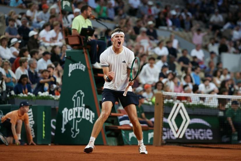 Czech Republic's Jakub Mensik reacts to a point against Andrey Rublev during their men's singles match on day 8 of the French Open tennis tournament on Court Suzanne-Lenglen at the Roland-Garros Complex in Paris on May 31, 2026.  ALAIN JOCARD / AFP