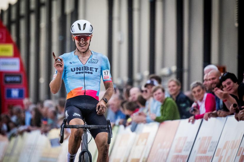 Belgian Lander Loockx pictured in action during the men elite race of the 'Cross Beringen' cyclocross cycling event, Sunday 08 October 2023 in Beringen, race 1/7 of the Exact Cross competition. BELGA PHOTO JASPER JACOBS