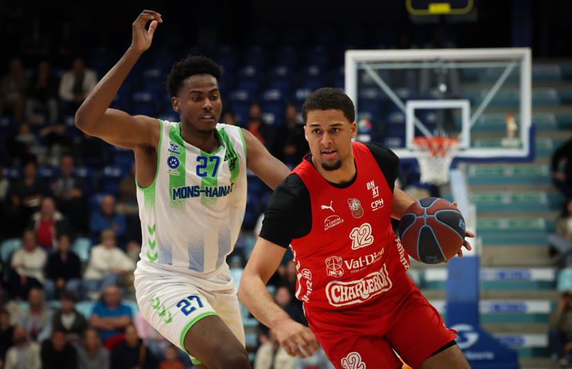 Mons' Fortune Katiki and Spirou's Maxime Bilolo Katuala fight for the ball during a basketball match between Mons-Hainaut and Spirou Charleroi, Wednesday 06 May 2026 in Mons, on day 33/34 of the 'BNXT League' Belgian/Dutch first division basketball championships. BELGA PHOTO VIRGINIE LEFOUR