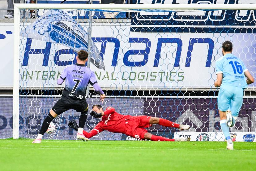 Gent's goalkeeper Davy Roef saves a penalty during a soccer game between Belgian KAA Gent and Scottish Hibernian FC, Thursday 20 August 2026 in Gent, the first leg of the play-off round for the UEFA Conference League group phase. BELGA PHOTO TOM GOYVAERTS