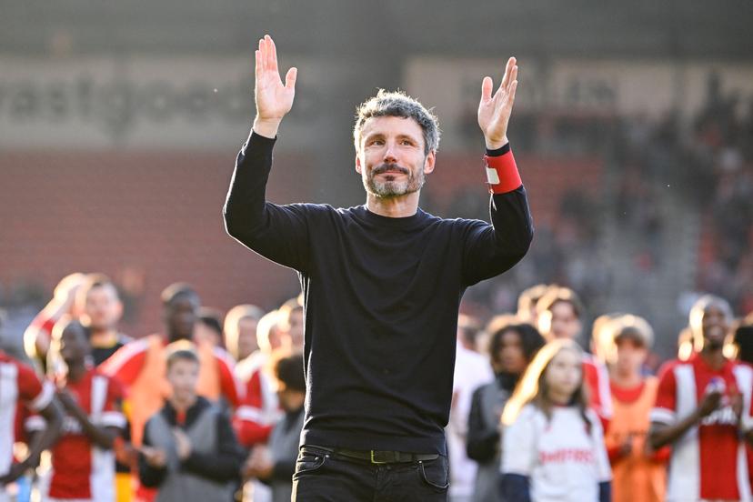 Antwerp's head coach Mark van Bommel says goodbye to the Antwerp FC fans after a soccer match between Royal Antwerp FC and RSC Anderlecht, Sunday 26 May 2024 in Antwerp, on the last day (10 out of 10) of the Champions' Play-offs of the 2023-2024 'Jupiler Pro League' first division of the Belgian championship. On the final day of the Belgian competition three teams still can become champions. BELGA PHOTO TOM GOYVAERTS