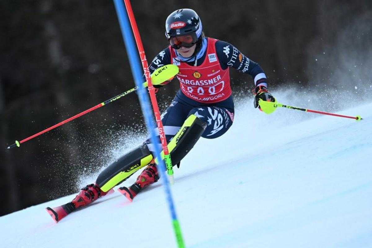 US' Mikaela Shiffrin competes in the first run of the Women's Slalom, as part of the FIS Alpine Ski World Cup 2025-2026, in Kranjska Gora, Slovenia, on January 4, 2026.  Jure Makovec / AFP