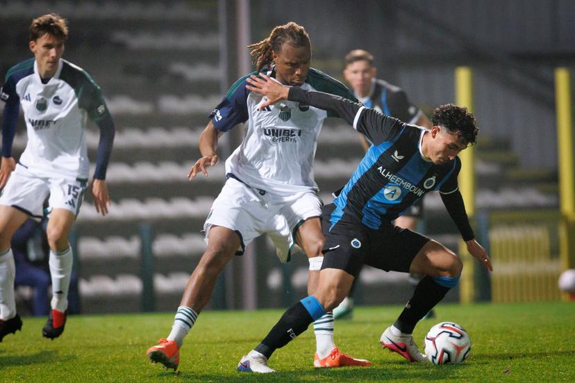Hasselt's Cheick Thiam and Club's Al-Hassan Kamara fight for the ball during a soccer match between Club NXT (Club Brugge u21) and Sporting Hasselt, Saturday 31 October 2026 in Roeselare, on day 9 of the 2026-2027 'Challenger Pro League' 1B second division of the Belgian championship. BELGA PHOTO KURT DESPLENTER