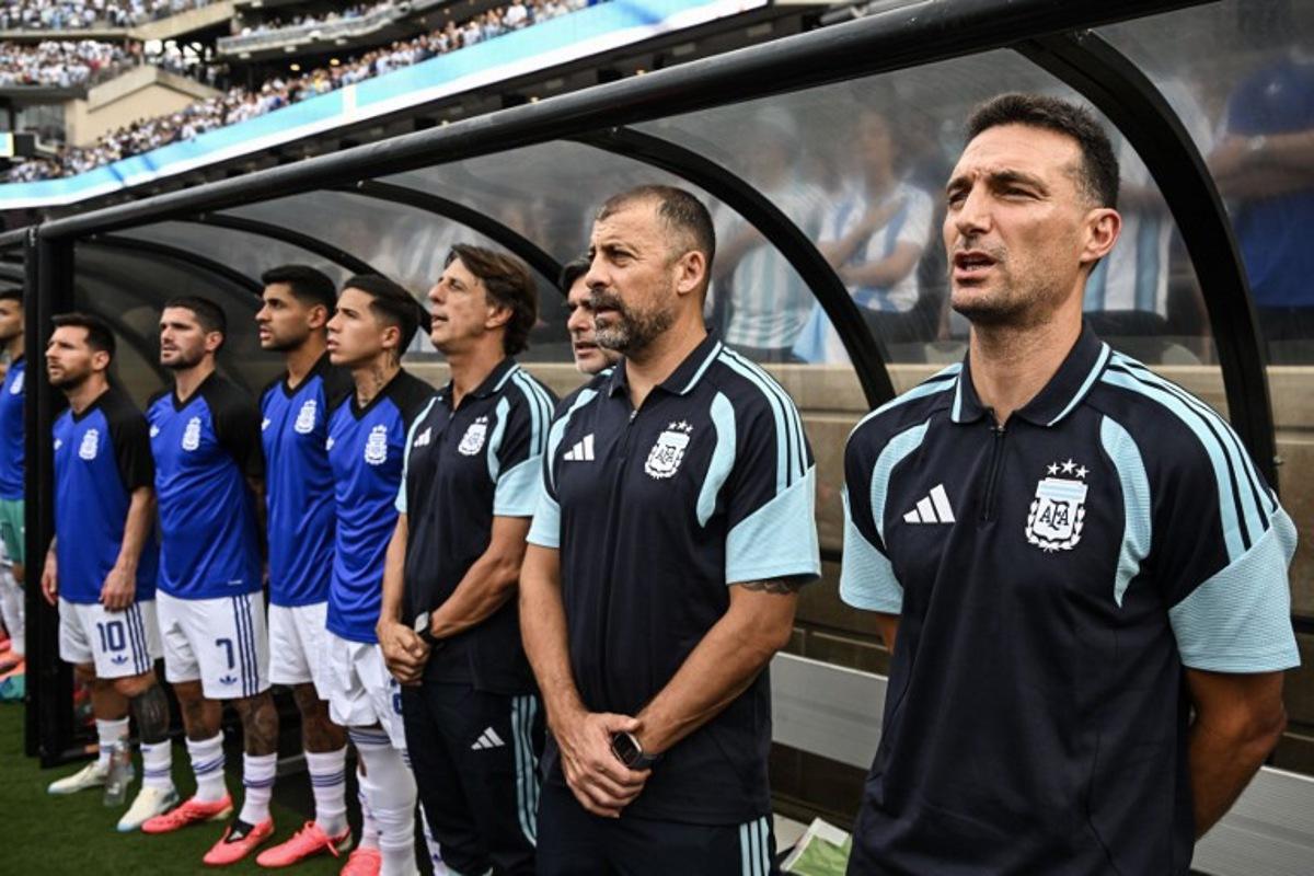 Argentina's head coach Lionel Scaloni (R) is seen ahead of the international friendly football match between Argentina and Honduras at Kyle Field in College Station, Texas on June 6, 2026.  RONALDO SCHEMIDT / AFP