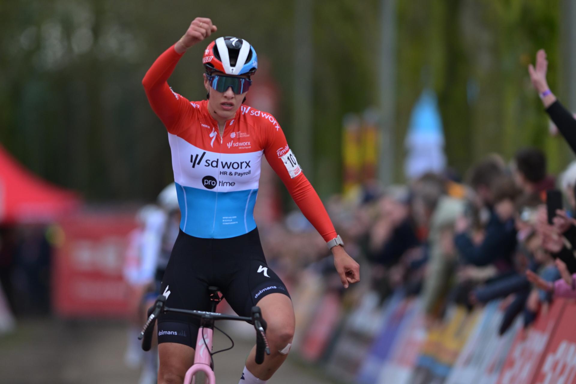 Luxembourgian Marie Schreiber celebrates as she crosses the finish line to win the women's elite race of the 'Parkcross' cyclocross cycling event, race 6/7 in the 'Exact Cross' competition, Wednesday 04 February 2026 in Maldegem. BELGA PHOTO DAVID PINTENS