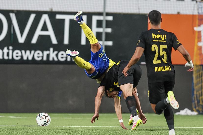 STVV's Ilias Sebaoui and Union's Kevin Mac Allister fight for the ball during a soccer match between Sint-Truiden VV and Royale Union Saint-Gilloise, Saturday 02 May 2026 in Sint-Truiden, on the sixth day of the Champion's Play-offs of the 2025-2026 'Jupiler Pro League' first division of the Belgian championship. BELGA PHOTO BRUNO FAHY