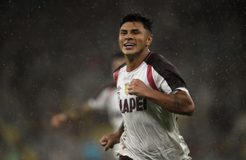 Lanus' midfielder #25 Dylan Aquino celebrates scoring his team's third goal during the Recopa Sudamericana second leg final football match between Brazil's Flamengo and Argentina's Lanus at the Maracana Stadium in Rio de Janeiro, Brazil, on February 26, 2026. MAURO PIMENTEL / AFP