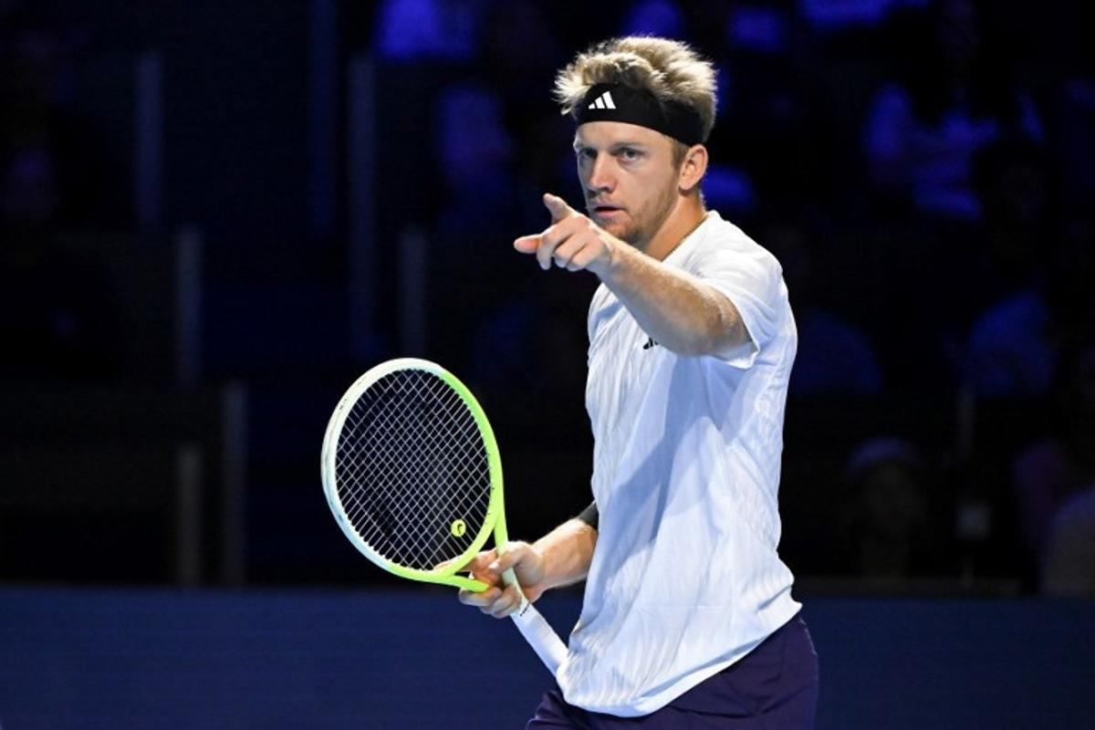Spain's Alejandro Davidovich Fokina gestures during his men's semi final match against France's Ugo Humbert, at the Swiss Indoors ATP 500 tennis tournament in Basel on October 25, 2025. Fabrice COFFRINI / AFP