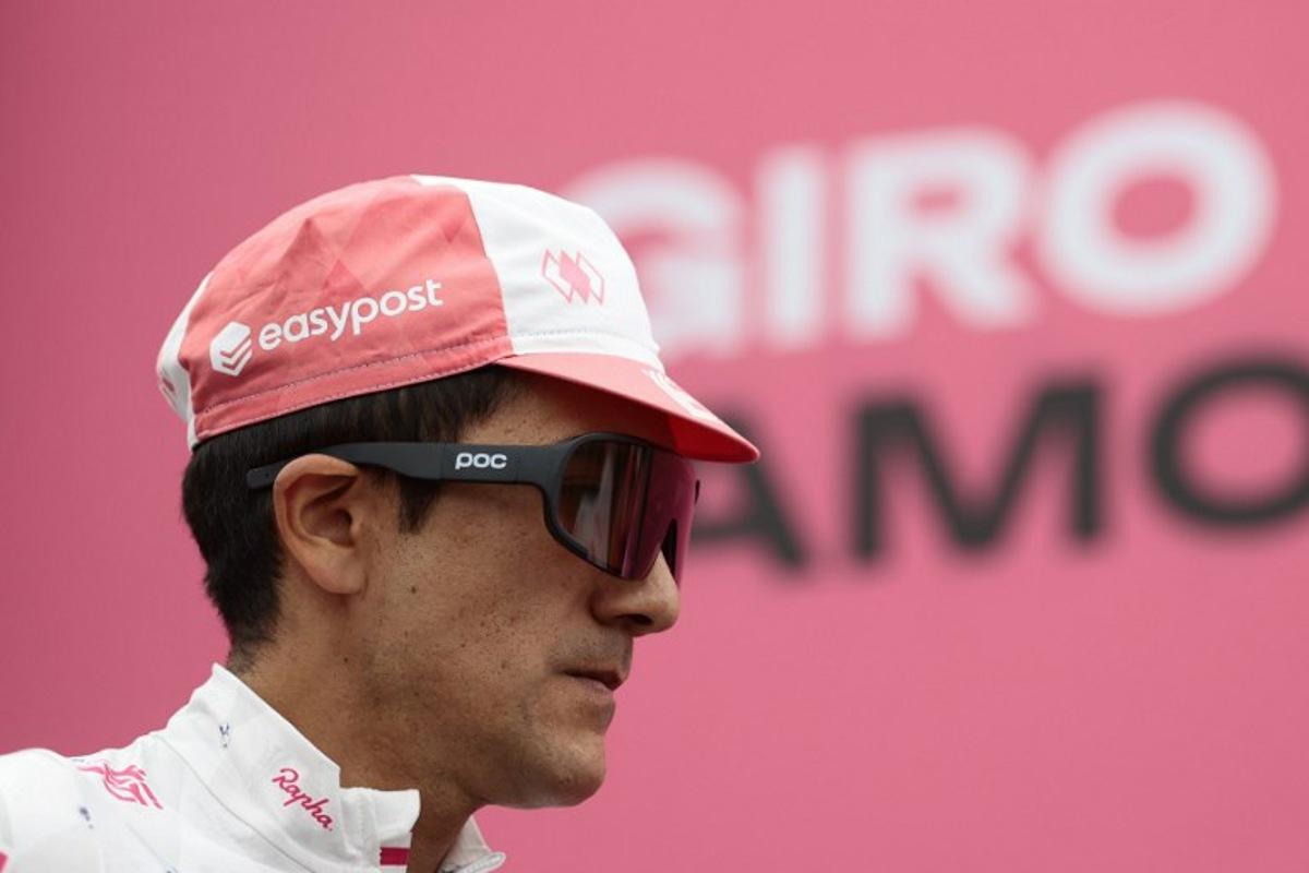 EF Education - EasyPost's Ecuadorian rider Richard Carapaz prepares before the 6th stage of the 108th Giro d'Italia cycling race 227kms from Potenza to Naples on May 15, 2025. Luca Bettini / AFP