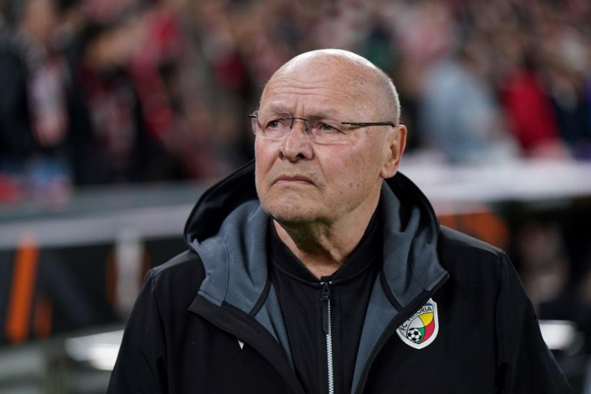 Viktoria Plzen's Czech coach Miroslav Koubek looks on prior the UEFA Europa League 1st round day 8 football match between Athletic Club Bilbao and Viktoria Plzen at the San Mames stadium in Bilbao on January 30, 2024. CESAR MANSO / AFP