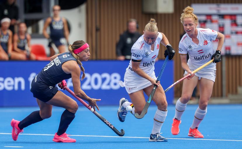 Belgium's Charlotte Englebert and Argentina's Julieta Jankunas fight for the ball during a hockey game between Belgian national team Red Panthers and Argentina, Sunday 14 June 2026 in Wavre, match 9/16 in the group stage of the women's FIH Pro League competition. BELGA PHOTO VIRGINIE LEFOUR