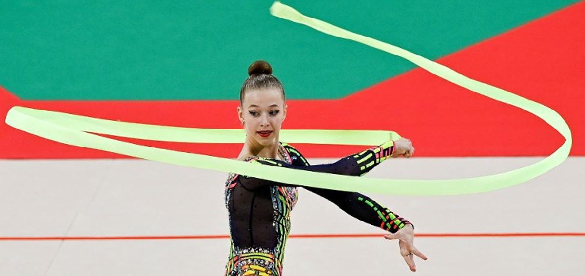Alessia Verstappen of Belgium competes in the individual ribbon qualifications round during the 39th FIG Rhythmic Gymnastics World Championships at the Arena Armeets in Sofia on September 15, 2022. Nikolay Doychinov / AFP