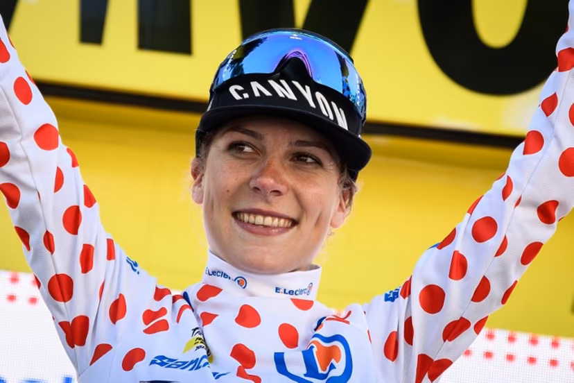 Fenix-Deceuninck's Dutch rider Yara Kastelijn celebrates on the podium with the best climber's dotted jersey at the end of the fifth stage (out of 8) of the second edition of the Women's Tour de France cycling race 126,5 km between Onet-Le-Chateau and Albi, south-western France, on July 27, 2023. Jeff PACHOUD / AFP