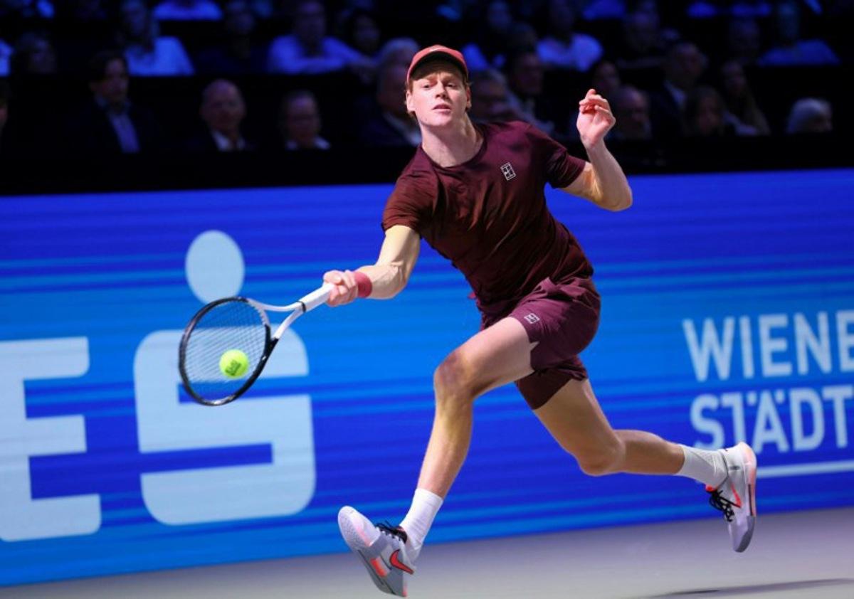 Italy's Jannik Sinner returns the ball to Germany's Alexander Zverev (not in picture) during the men's final singles match at the ATP Vienna Open tennis tournament in Vienna, Austria, on October 26, 2025. TOBIAS STEINMAURER / APA / AFP
