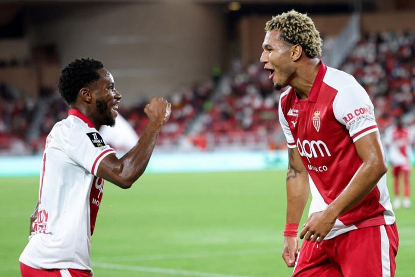 Monaco's German forward #29 Paris Brunner (R) celebrates with teammate Monaco's Belgian midfielder #17 Stanis Idumbo after scoring his team's first goal during the French L1 football match between AS Monaco and Olympique de Marseille (OM) at the Stade Louis II in the Principality of Monaco on August 30, 2026. Valery HACHE / AFP