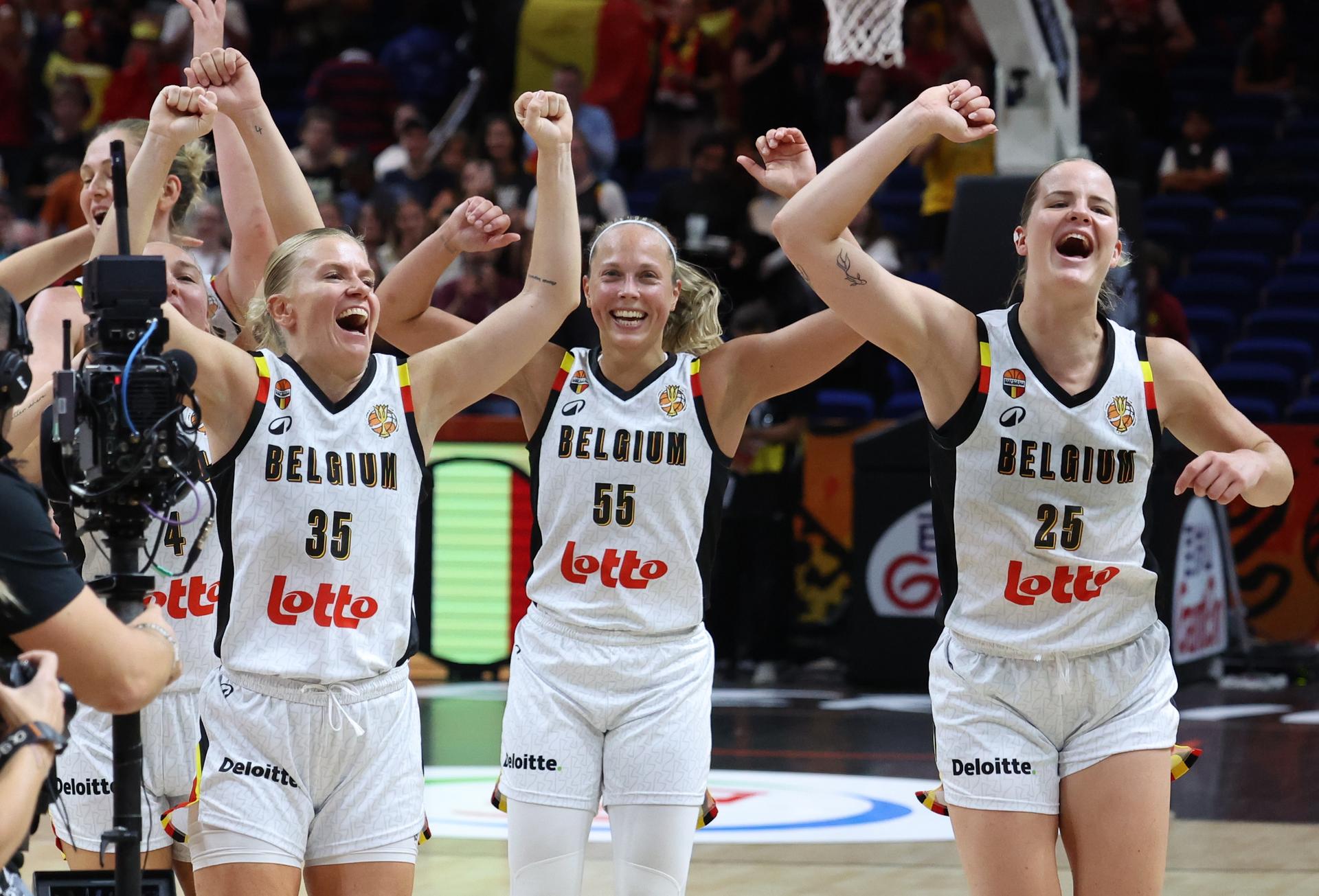 Belgian Cats' players celebrate after winning a basketball game between Belgian national team Belgian Cats and Australia, game 3 of the group phase at the FIBA Women's Basketball World Cup, on Monday 7 September 2026, in Berlin, Germany. The FIBA Women's Basketball World Cup takes place in Berlin from 4 to 23 September 2026. BELGA PHOTO VIRGINIE LEFOUR