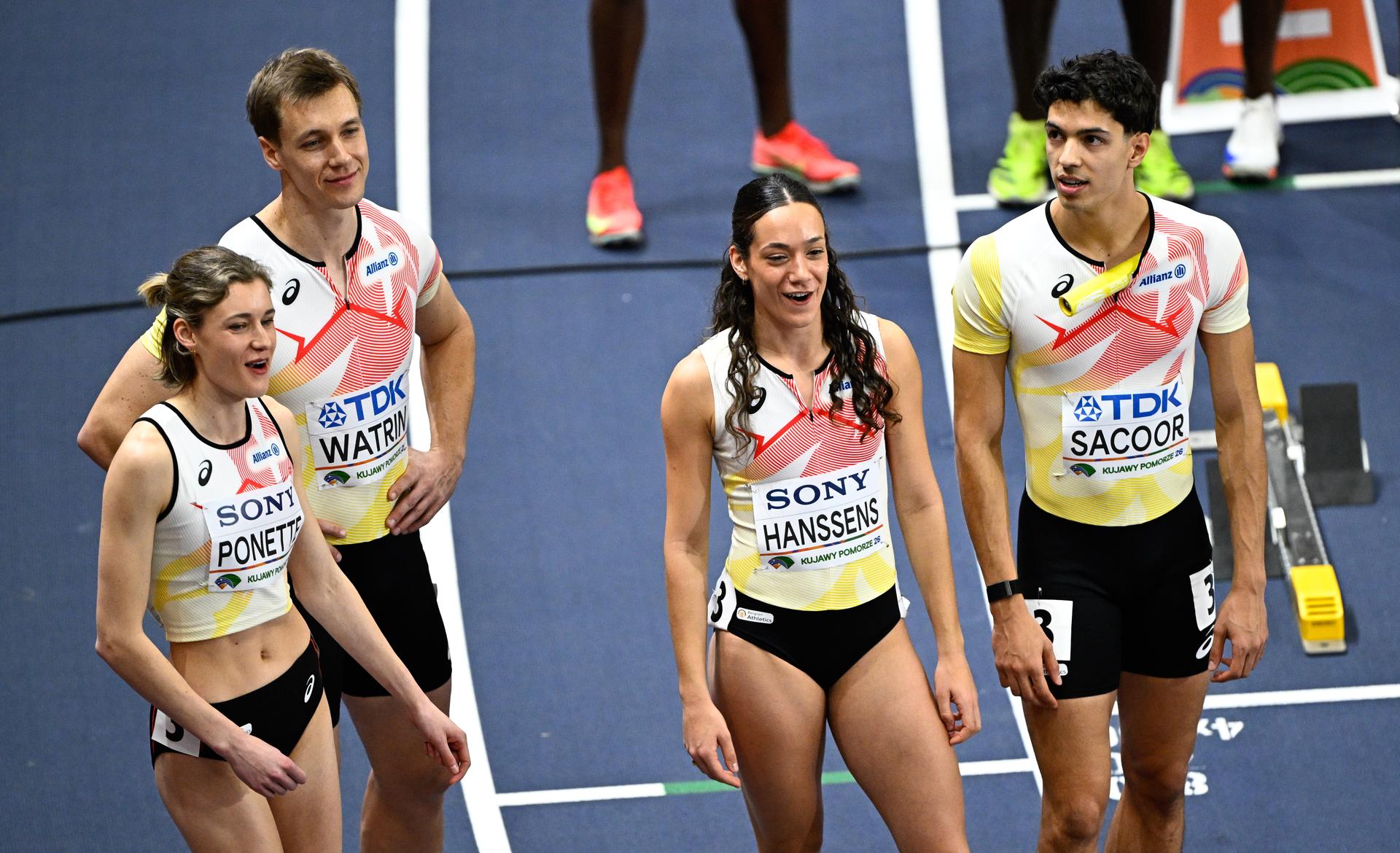 Belgian Helena Ponette, Belgian Julien Watrin, Belgian athlete Ilana Hanssens, Belgian Jonathan Sacoor,pictured before the 4x400m mixed relay, at and the second day of the World Athletics Indoor Championship in Torun, Poland on Saturday 21 March 2026. The championships take place from 20 to 22 March. BELGA PHOTO JASPER JACOBS