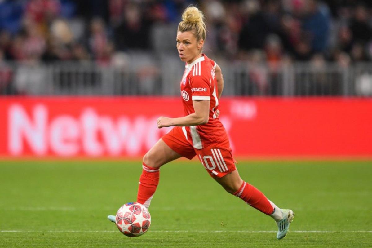Bayern Munich's German midfielder #10 Linda Dallmann plays the ball during the UEFA Women's Champions League, Quarter Final second-leg football match between FC Bayern Munich and Manchester United in Munich on April, 1 2026. Markus FISCHER / AFP