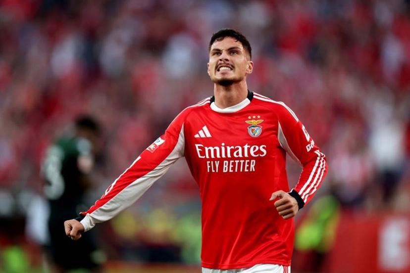 SL Benfica's Croatian forward #09 Franjo Ivanovic celebrates scoring a goal during the Portuguese League football match between SL Benfica and Moreirense FC at Luz Stadium in Lisbon on April 25 , 2026. PATRICIA DE MELO MOREIRA / AFP