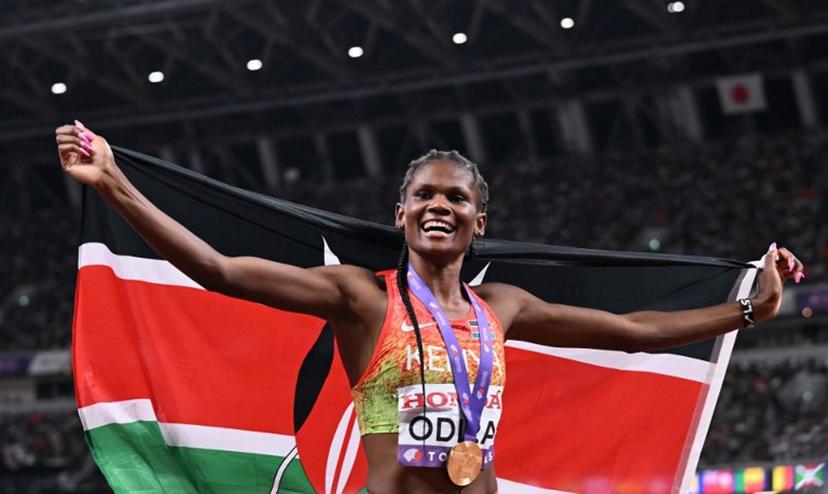 Kenya's athlete Lilian Odira celebrates winning the women's 800m final during the World Athletics Championships in Tokyo on September 21, 2025. Jewel SAMAD / AFP